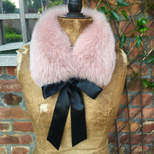 Load image into Gallery viewer, Fur Collar with Ribbon Ties
