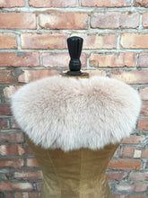 Load image into Gallery viewer, Large Fur Collar
