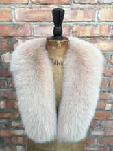 Load image into Gallery viewer, Large Fur Collar
