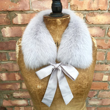 Load image into Gallery viewer, Fur Collar with Ribbon Ties
